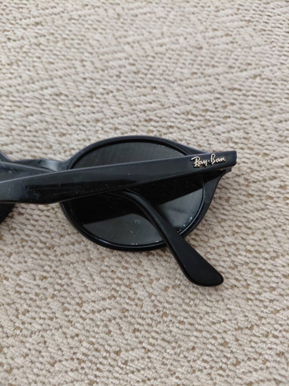 Ray-Ban 4315 Black Oval Sunglasses Women Flaw - Picture 7 of 8